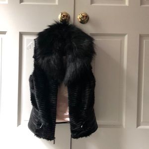 ** SOLD**Guess Vest Faux Fur